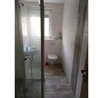 Sanierte Wohnung mit drei Zimmern und Balkon in Hohenstein-Ernstt - Hohenstein-Ernstthal