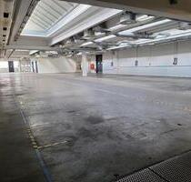 Großzügige Hallenfläche mit Empfang & E-Ladesäule – ideal für Industrie & Gewerbe - Frickenhausen