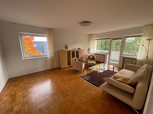 Foto - Frisch renovierte 4-Zi-Whg im Grünen, neue EBK, Balkon