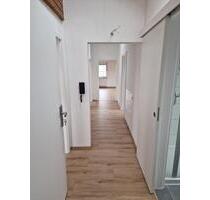 Helle, moderne Dachgeschosswohnung – 3 Zimmer, 80 m2 klimatisiert - Offenburg