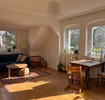 Ab Mär.: Möbliertes 2,5Z Apartment im Dachgeschoss zur Untermiete - Berlin Steglitz-Zehlendorf