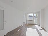 Foto - Moderne 1-Zimmer-Wohnung mit EBK und großem BALKON