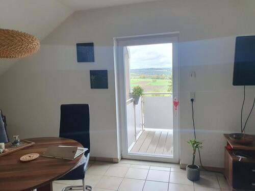 Foto - Gepflegte Zwei-Zimmer-Wohnung mit Blick ins grüne