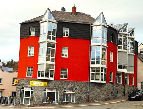 Foto - Einzigartige 3-Raum-Whg. mit großen Erkern am Planitzer Markt