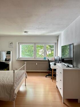 Foto - Schönes, großes Zimmer in 3er Mädels WG Stuttgart Mitte