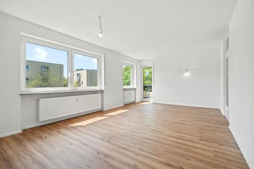 Foto - Möchtest auch du einfach einziehen und dich wohlfühlen? Renovierte 3 12- Zimmer-Wohnung!