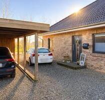 Moderne Doppelhaushälfte mit Carport in zentraler Lage - Behrendorf