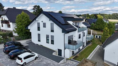 Foto - Neubau 4-Zimmer Dachgeschosswohnung mit großem Balkon und Blick ins Grüne