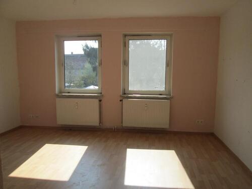 Foto - Gemütlich wohnen: Kleiner Balkon & Badewanne inklusive