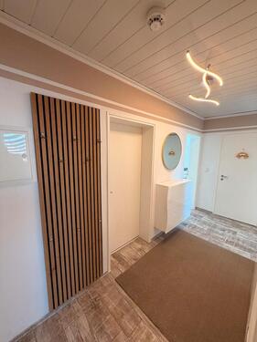 Foto - 3 Zi. Eigentumswohnung , 63qm , Balkon , Einbauküche u. Möbliert