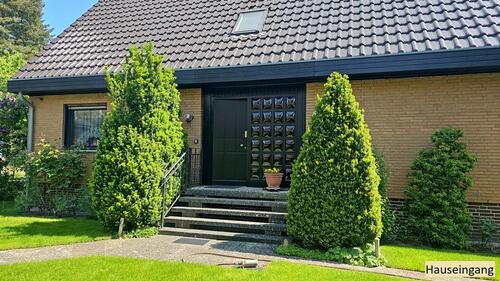 Foto - Großes freistehendes Zweifamilienhaus 245 qm Wohnfläche 9 Zimmer