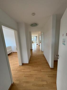 Foto - 4 Zimmer Wohnung 110qm - 900,00&nbsp;EUR Kaltmiete, ca.&nbsp; 110,00&nbsp;m&sup2;