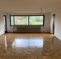 Großzügige 2-Zimmer Wohnung direkt im Grünen in zentraler Lager - Neuhausen auf den Fildern