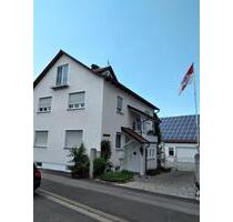 Großz. Einfam.haus mit Einl.w., Hof, Garten, Garage in Gernach - Kolitzheim