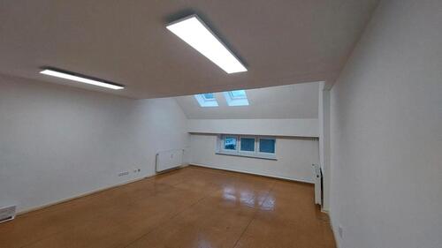 Foto - Büro zu vermieten - 350,00&nbsp;EUR Kaltmiete, ca.&nbsp; 30,00&nbsp;m&sup2;