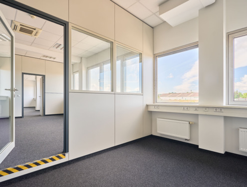 Foto - Helles & klimatisiertes Büro 46,82 m² ab sofort verfügbar in Öhringen, auf Wunsch möbeliert