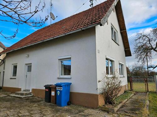 Foto - Haus zur Miete - 800,00&nbsp;EUR Kaltmiete, ca.&nbsp; 120,00&nbsp;m&sup2;