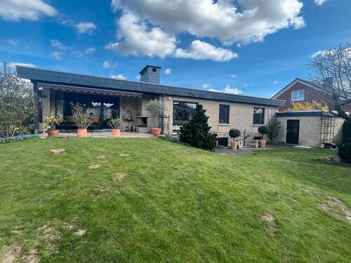 Foto - Einziehen und wohlfühlen: Hochparterre-Bungalow mit Gartenidylle