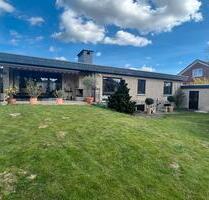 Einziehen und wohlfühlen: Hochparterre-Bungalow mit Gartenidylle - Bad Nenndorf