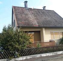 Freistehendes Einfamilienhaus mit Garten und Garage - Kirchheim am Ries
