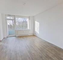 Helle 3-Zimmer-Wohnung mit BALKON und BADEWANNE - Rendsburg