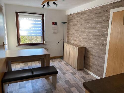 Foto - Dachgeschosswohnung zu vermieten – ideal für Pendler oder Singles