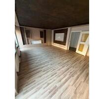 93 m²! Große 2-Zimmer-Wohnung mit 2 Bädern und EBK – sofort - Düsseldorf Pempelfort