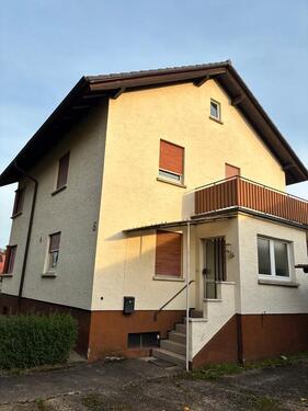 Foto - Ein-zweifamilenhaus mit Nebengebäude