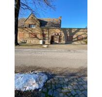 Saniertes 2-Familienhaus + Ladenfläche, Werkstatt & XXL-Garagen - Falkenberg/Elster