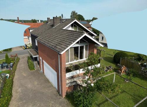 Foto - Großes Haus (Zweifamilienhaus) 226 m² ,mit Garten & 2 Garagen