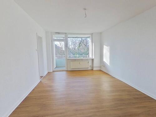 Foto - **Moderne 3-Zimmer-Wohnung mit BALKON und EBK**