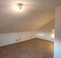 4-Zimmer-Dachgeschosswohnung mit Gartenmitbenutzung zu vermieten - Eichenzell