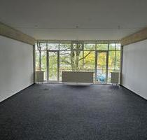 GILDE-Zentrum Detmold: Attraktives 47 m²-Büro mit Top-Lage nahe dem Haupteingang