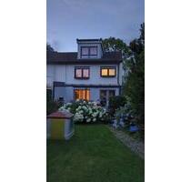 Komplett modernisierte und energieeffiziente Doppelhaushälfte - Oberhausen Rothebusch