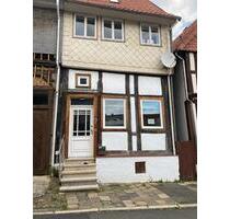 Kleines Wohnhaus - 64.000,00&nbsp;EUR Kaufpreis, ca.&nbsp; 90,00&nbsp;m&sup2; in Hardegsen (PLZ: 37181)