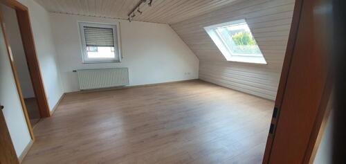 Foto - Helle 3,5 Zi. DG Diespeck - 650,00 EUR Kaltmiete,