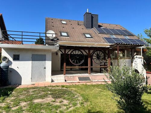 Foto - Große Doppelhaushälfte mit Garten und Garage