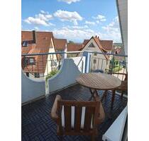 Helle 2,5-Zimmer-Dachgesch-Whg. mit Süd-Balkon - Möbliert - Herrenberg