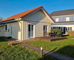 Strandnahes Ferienhaus im Seebad Altefähr auf Rügen - Samtens