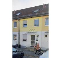 Reihenmittelhaus mit 4 Zimmern in Raunheim