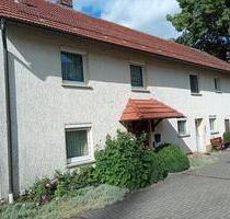 Wohnhaus mit großem Grundstück und viel Unterstellmöglichkeiten - Lichtenfels