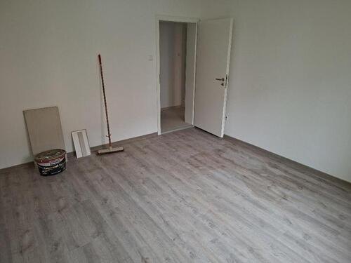 Foto - Frisch renovierte Wohnung im EG,neue Küche,Bad mit Fenster,Keller und Speicher