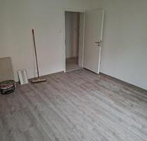 Frisch renovierte Wohnung im EG,neue Küche,Bad mit Fenster,Keller und Speicher - Augsburg Haunstetten-Siebenbrunn