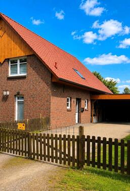 Foto - Freistehendes EFH mit PV Anlage und Nebengebäude (Tierhaltung)