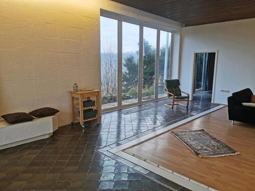 Foto - zu vermieten: 2­-Zimmer-Whg 151 m² Wfl. in EFH ruhige Höhenlage