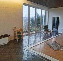 zu vermieten: 2­-Zimmer-Whg 151 m² Wfl. in EFH ruhige Höhenlage - Altena