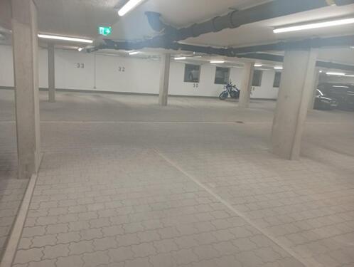 Foto - Garage Tiefgarage Stellplatz Parkplatz