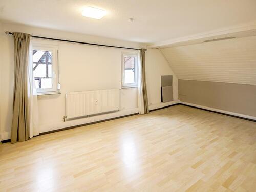 Foto - Gemütliche 3 Zi. DG-Wohnung mit EBK und Terrasse in Heimsheim