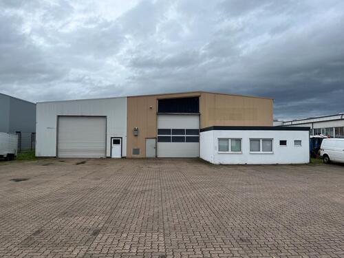 Foto - Halle ,Lager, Produktion,Kranbahn, Industrie,Gewerbe,Mieten