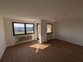 Foto - Helle, renovierte 2‑Zi‑Wohnung mit neuer EBK, Balkon, Aufzug & Stellplatz